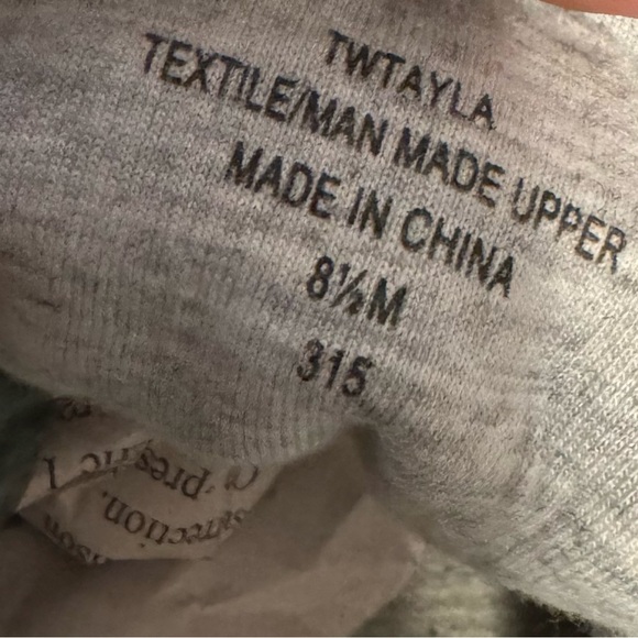 Tommy Hilfiger - Picture 9 of 14